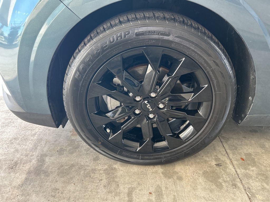 Used 2022 Kia Carnival SX Prestige image 14