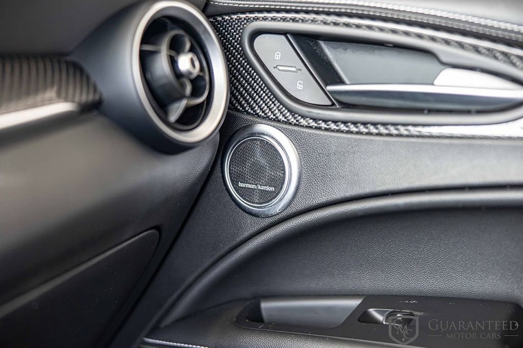 Used 2021 Alfa Romeo Stelvio Quadrifoglio image 32