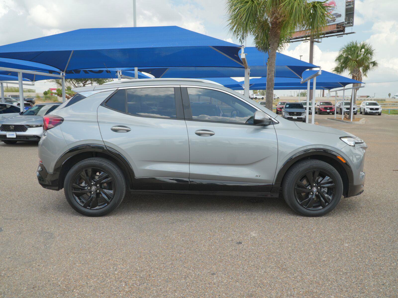 Used 2025 Buick Encore GX Sport Touring FWD image 4