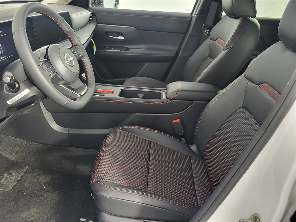 New 2025 Nissan Kicks SR image 10