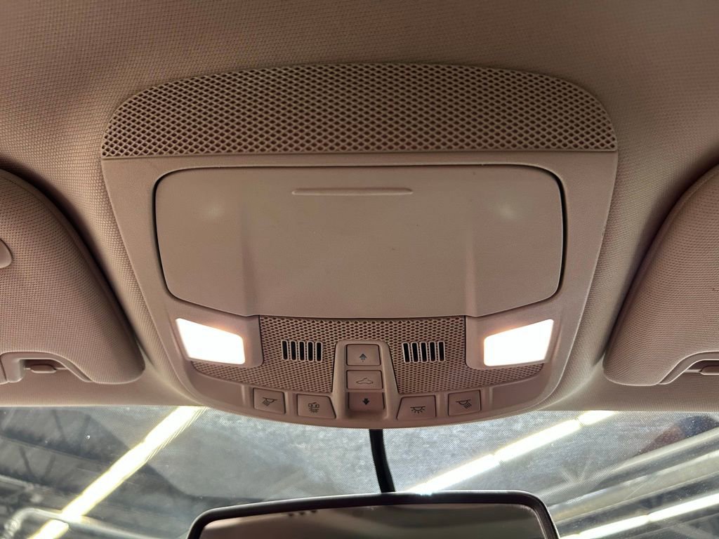 Used 2018 Ford Fusion SE w/ Fusion SE Technology Package image 28