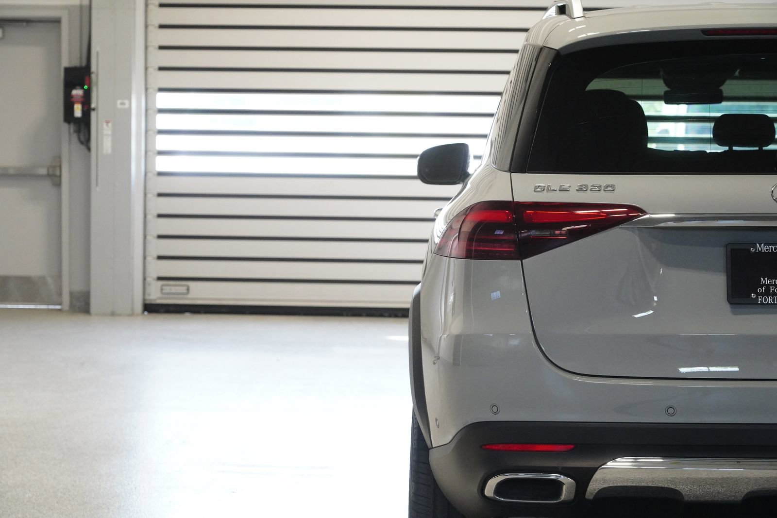 Used 2024 Mercedes-Benz GLE 350 4MATIC image 9