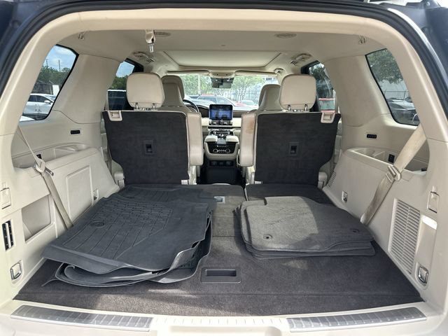 Used 2021 Lincoln Navigator Reserve w/ Luxury Package RWD image 19