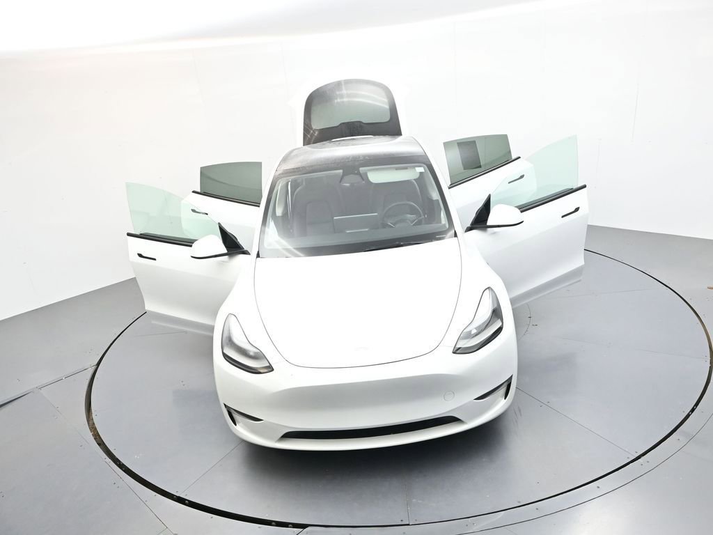 Used 2023 Tesla Model Y Long Range AWD/4WD image 38