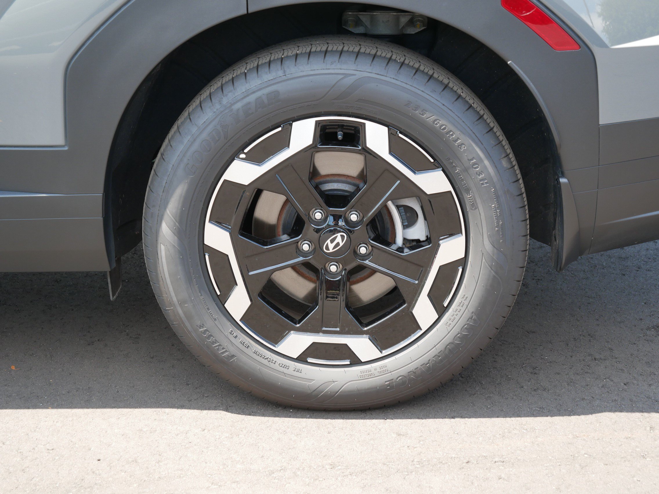 Certified 2026 Hyundai Santa Fe SEL AWD/4WD image 9