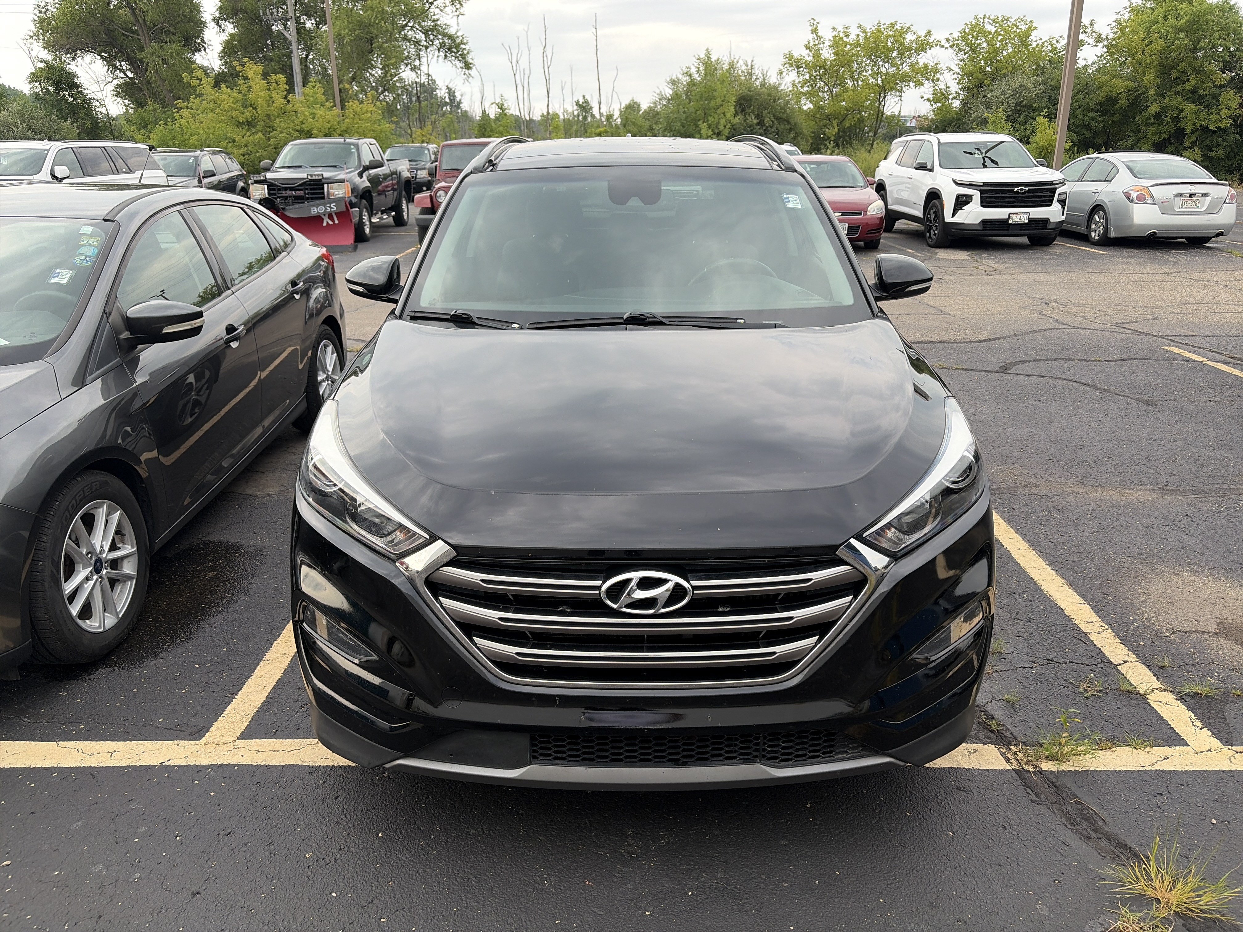 Used 2016 Hyundai Tucson Limited w/ Option Group 03 FWD image 2