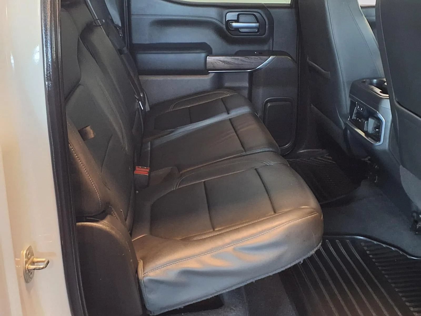 Used 2020 Chevrolet Silverado 1500 LTZ w/ LTZ Convenience Package AWD/4WD image 11