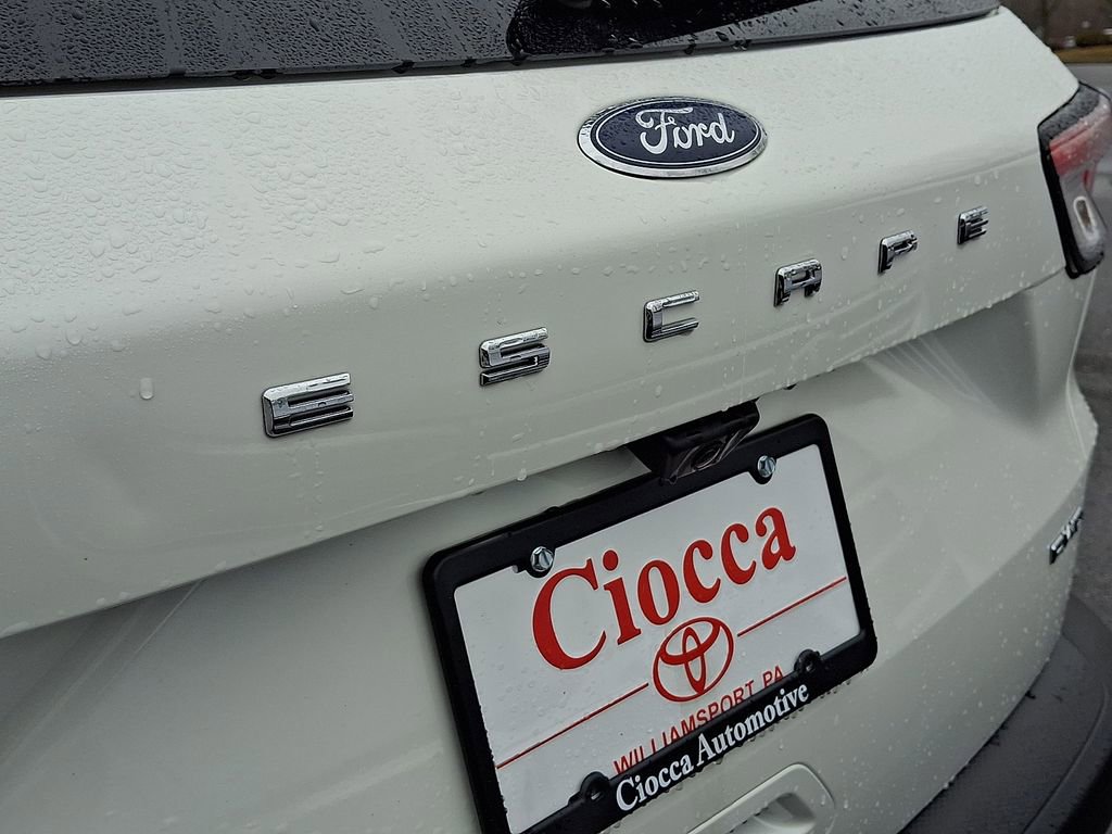 Used 2022 Ford Escape Titanium w/ Class II Trailer Tow Package image 32