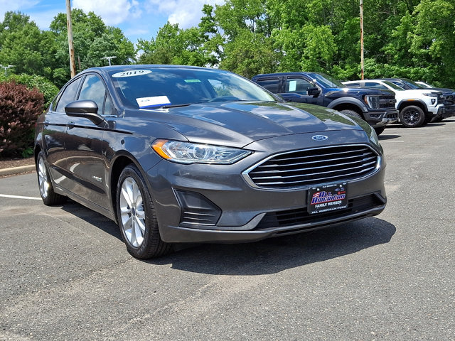 Certified 2019 Ford Fusion SE FWD image 2