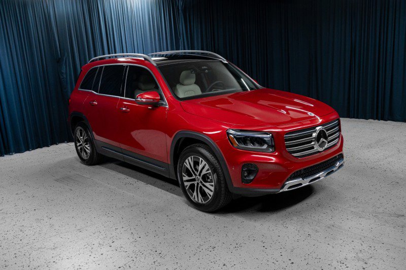 Certified 2026 Mercedes-Benz GLB 250 250 SUV image 3