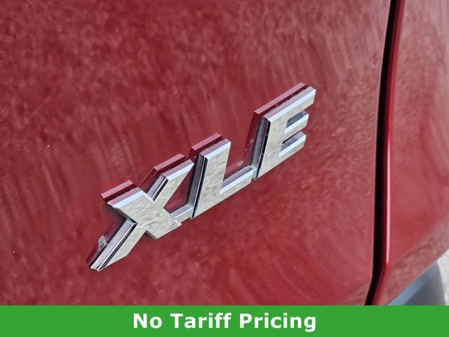 Used 2020 Toyota RAV4 XLE Premium image 11