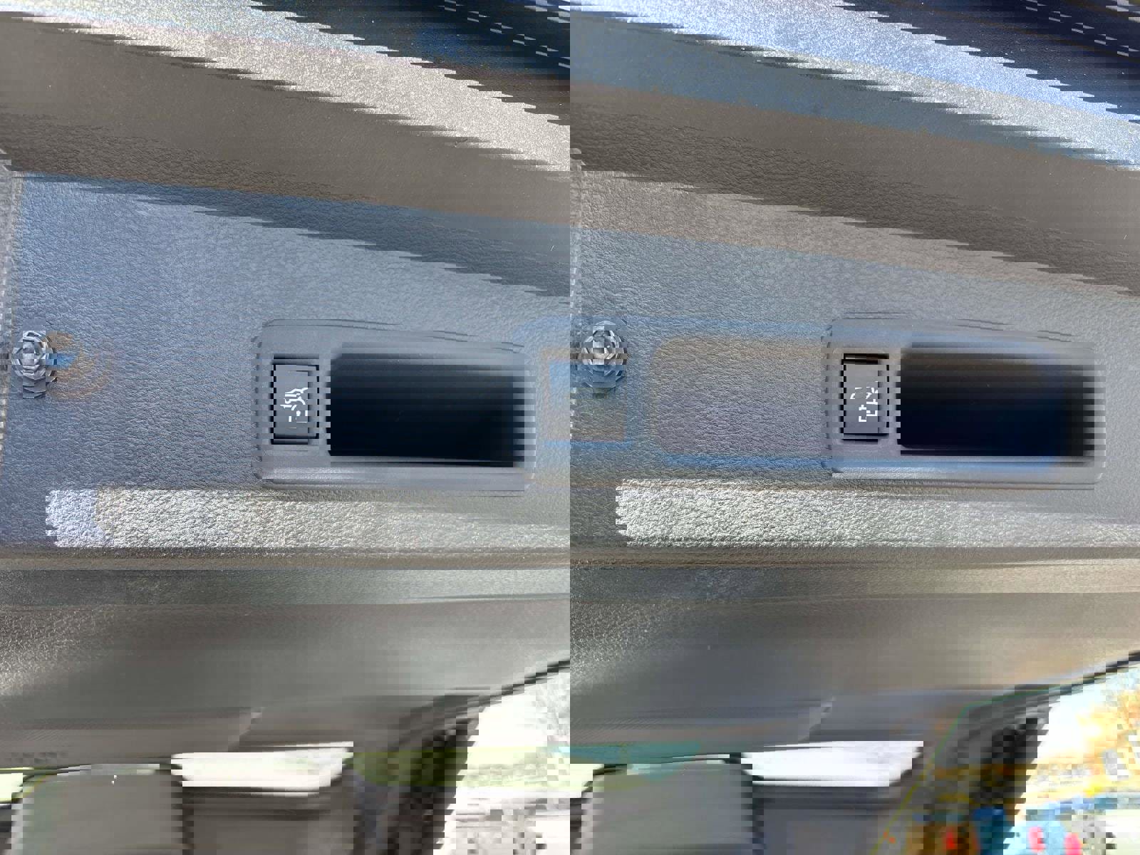 New 2026 Toyota Sienna XLE AWD/4WD image 12