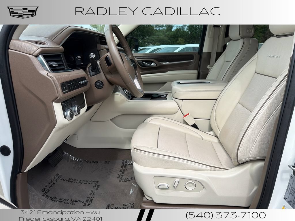 Used 2022 GMC Yukon XL Denali AWD/4WD image 3