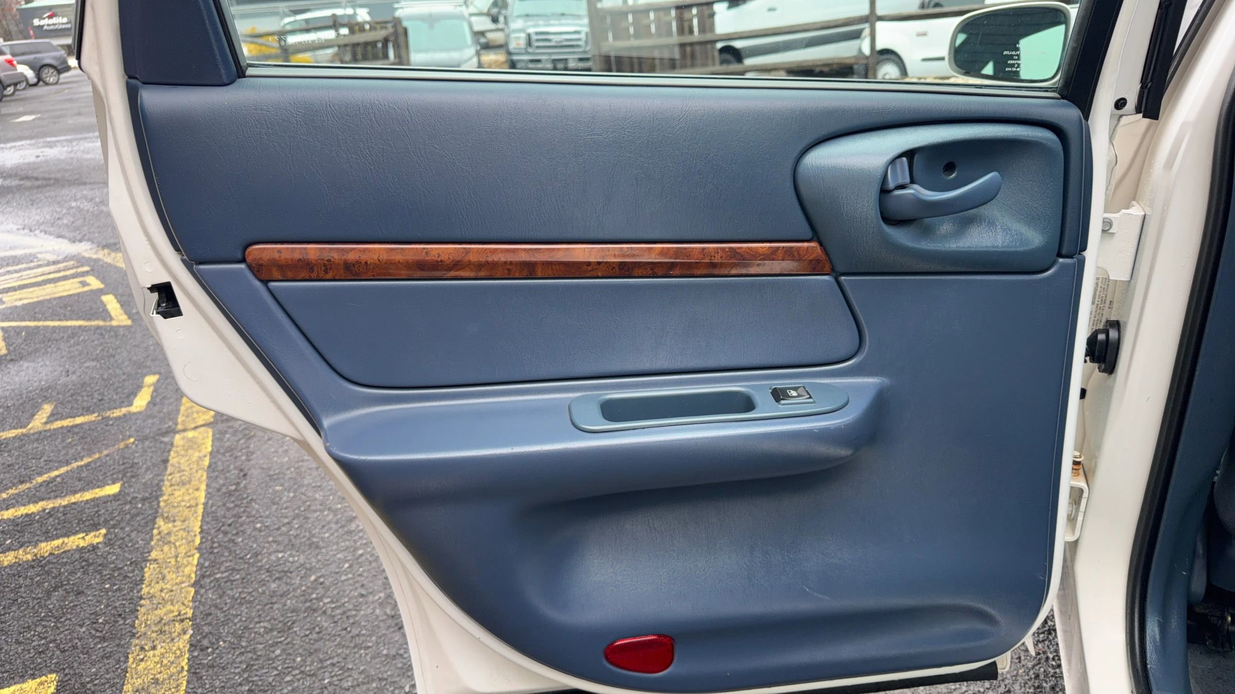 Used 2004 Chevrolet Impala Sedan image 14