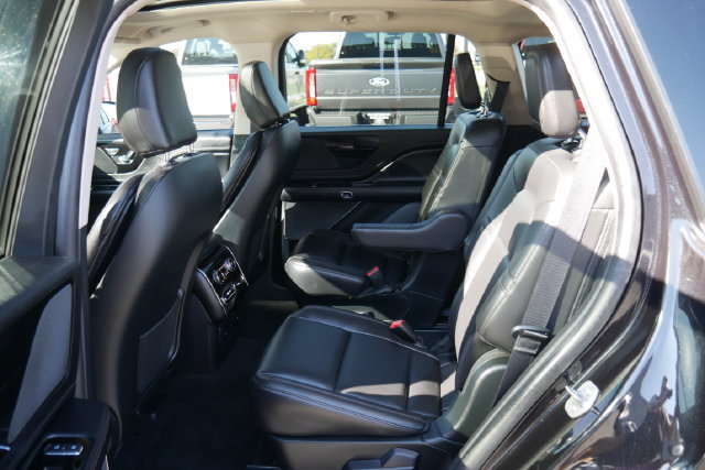 Used 2024 Lincoln Aviator AWD w/ Premium Package image 27
