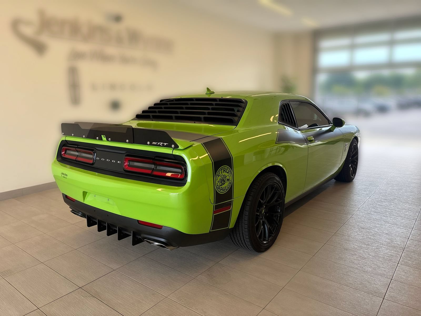 Used 2015 Dodge Challenger SRT w/ Technology Group RWD image 2
