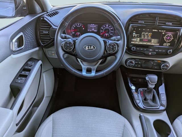 Used 2021 Kia Soul EX image 16