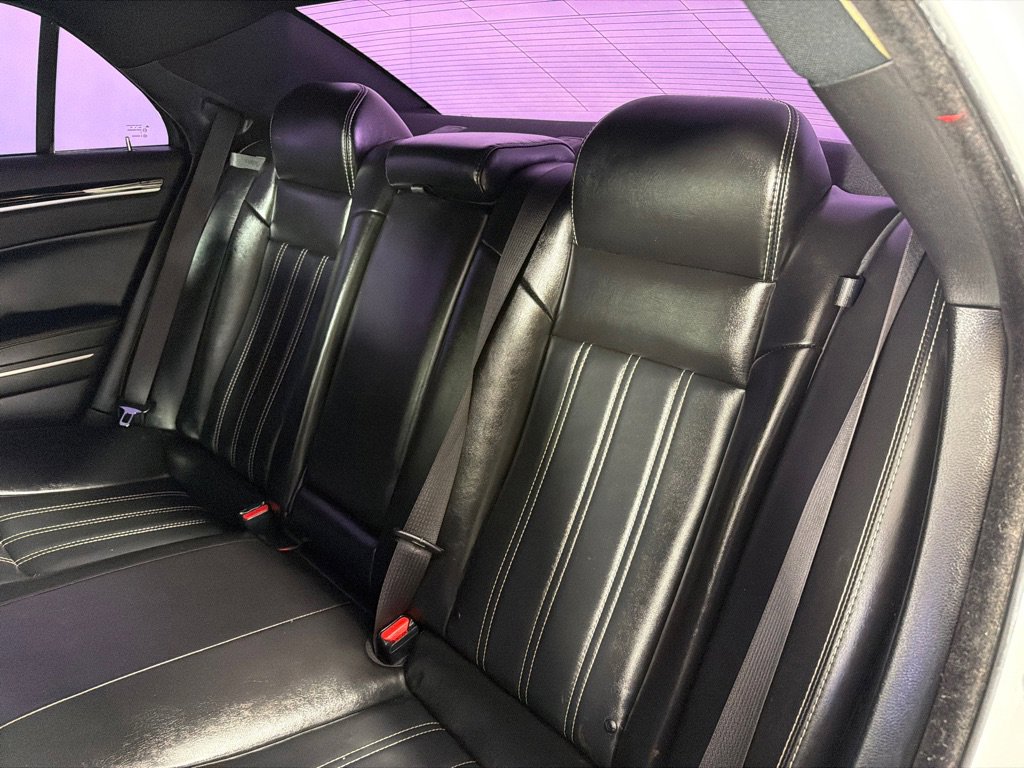 Used 2019 Chrysler 300 S AWD/4WD image 18