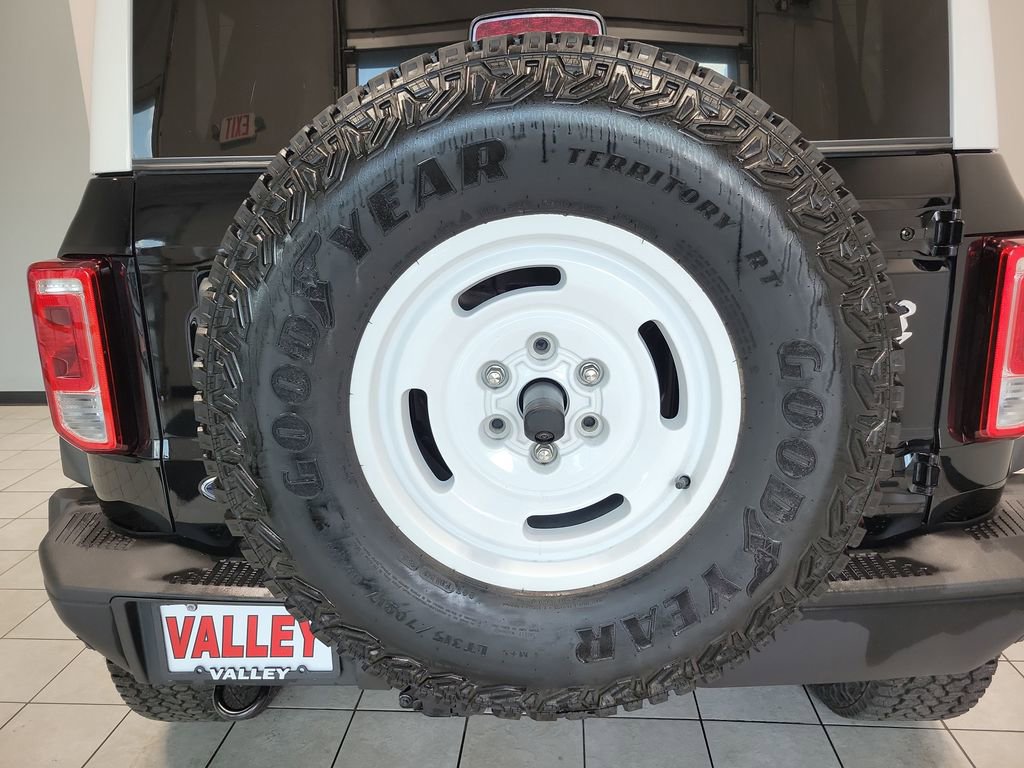 Used 2025 Ford Bronco Heritage Edition AWD/4WD image 12