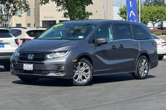Used 2025 Honda Odyssey Touring image 8