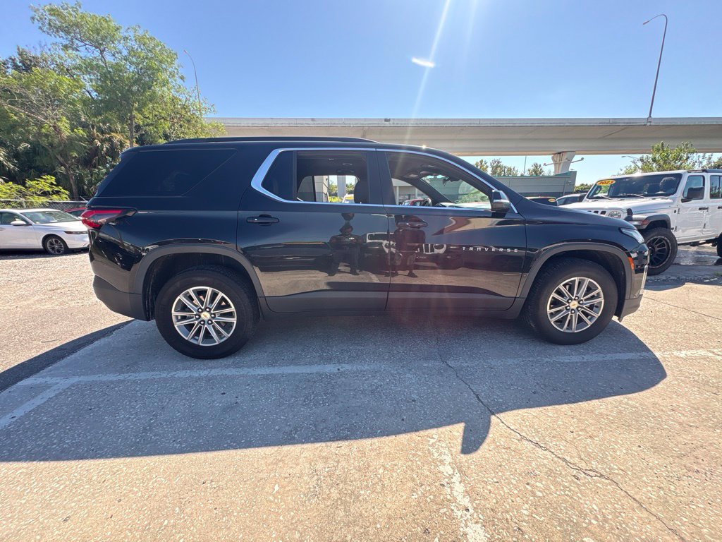 Used 2023 Chevrolet Traverse LT AWD/4WD image 2