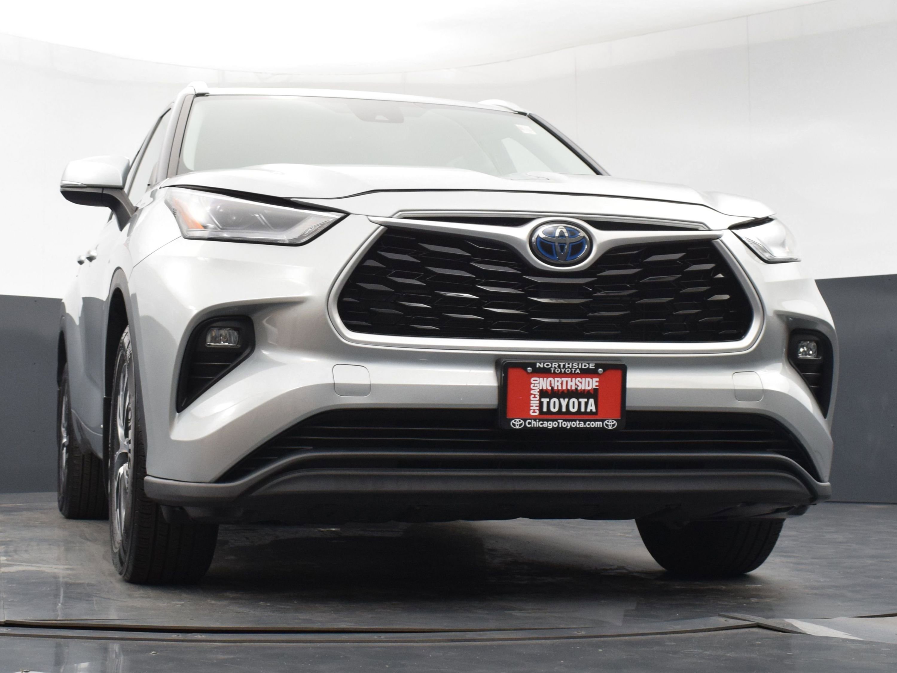 Used 2022 Toyota Highlander XLE AWD/4WD image 33