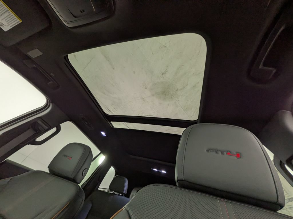 New 2026 GMC Acadia AT4 w/ Luxury Package AWD/4WD image 32
