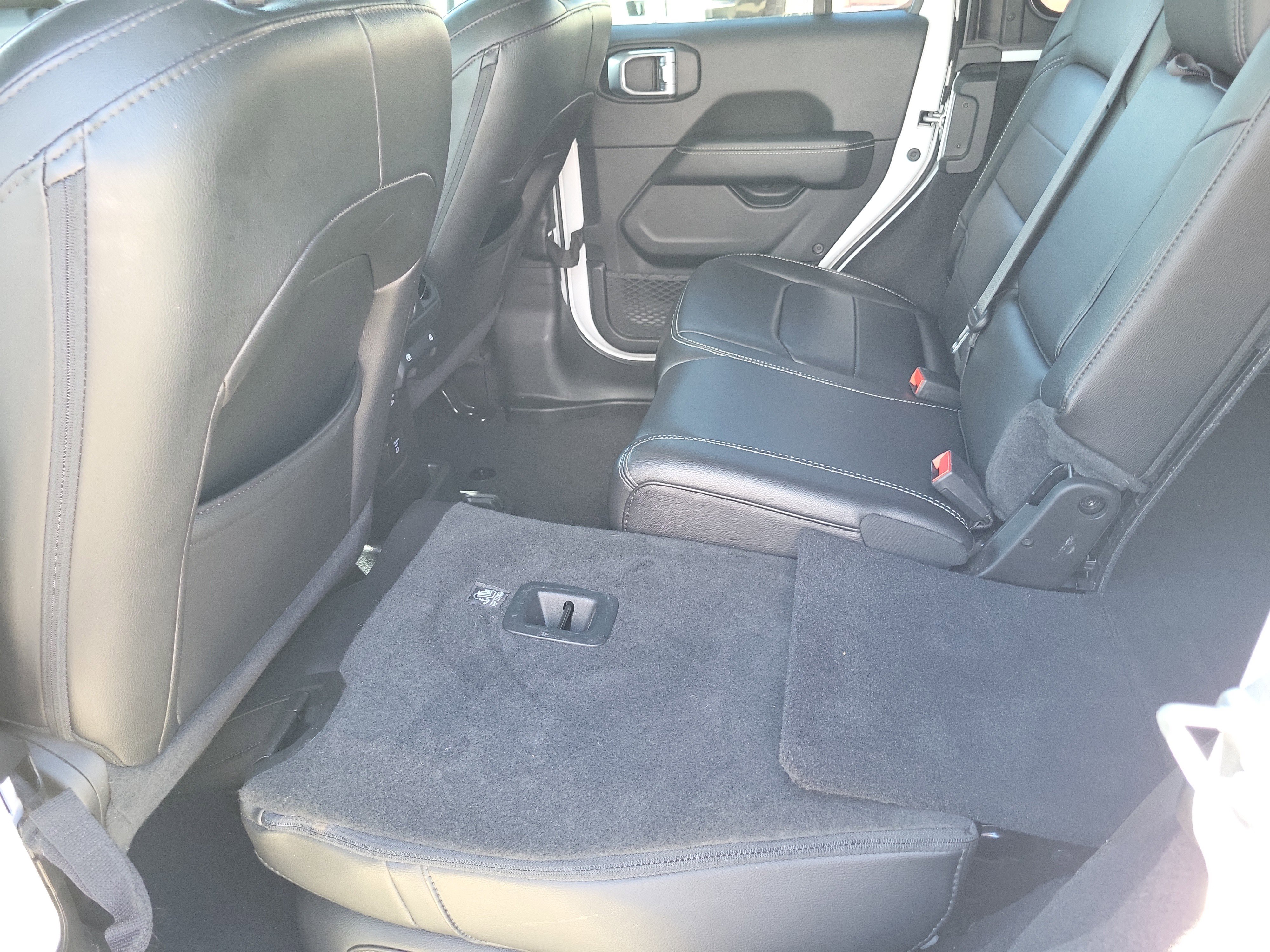 Used 2021 Jeep Wrangler Unlimited Sahara image 13