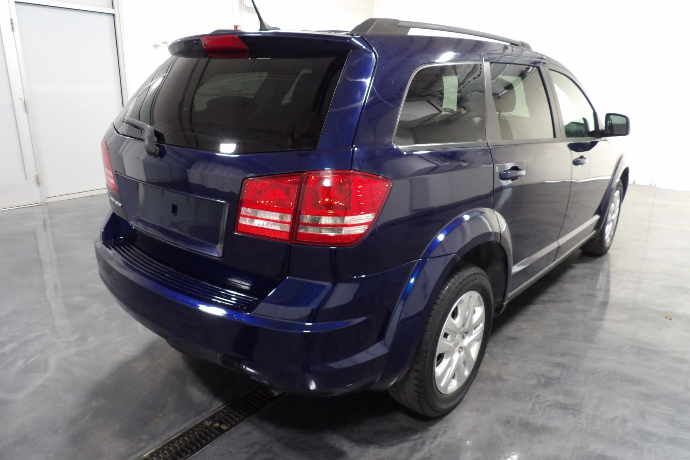 Used 2018 Dodge Journey SE image 4