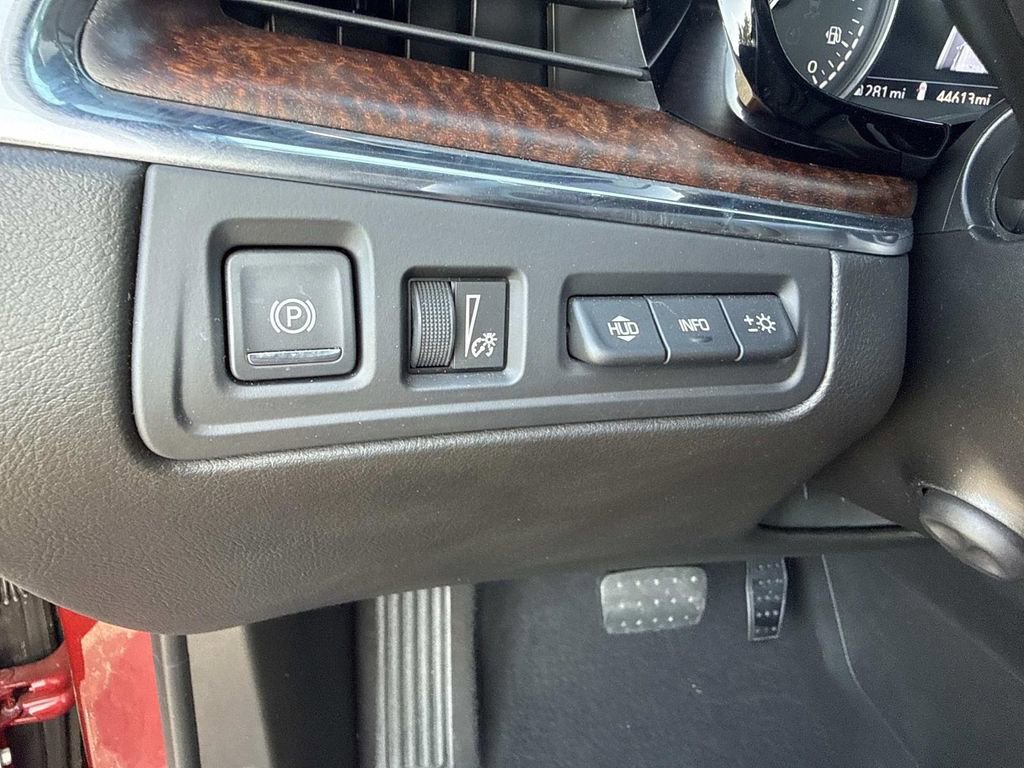 Used 2020 Cadillac XT5 Premium Luxury image 31