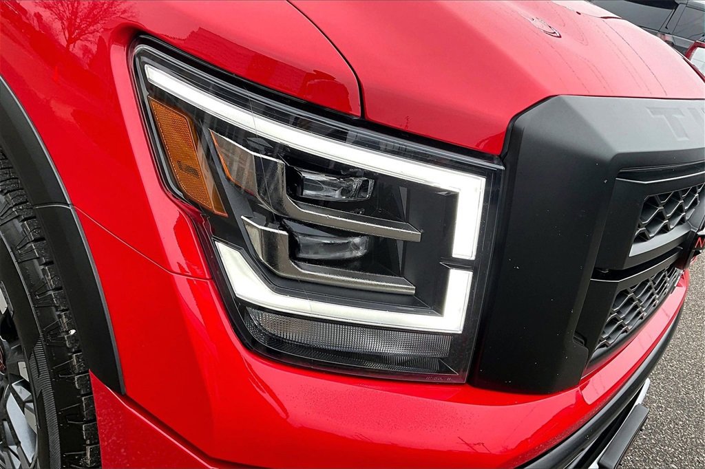 Used 2024 Nissan Titan PRO-4X w/ Pro-4x Convenience Package image 29