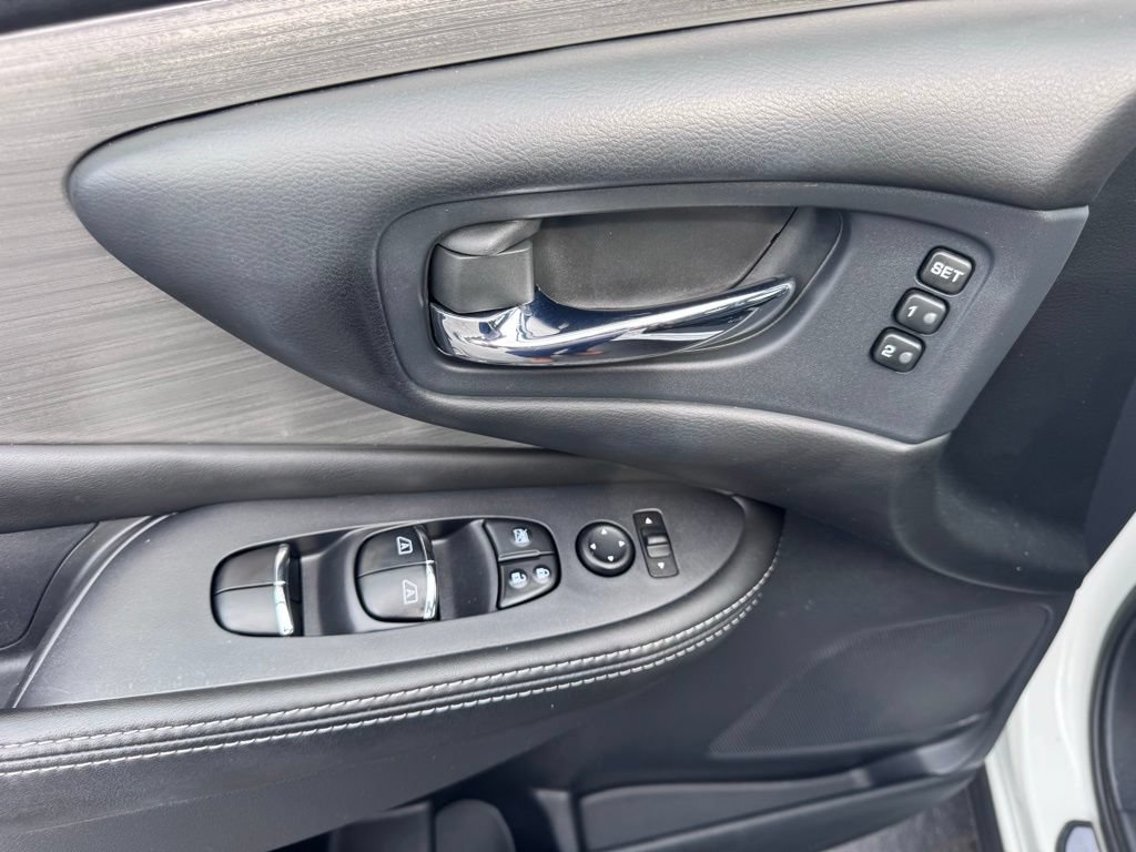 Used 2018 Nissan Murano Platinum w/ Cargo Package FWD image 23