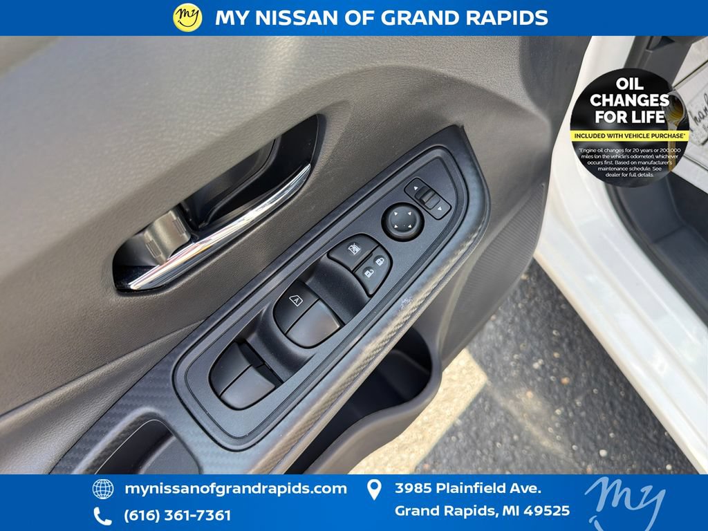 Used 2025 Nissan Versa SV w/ Trunk Package FWD image 12