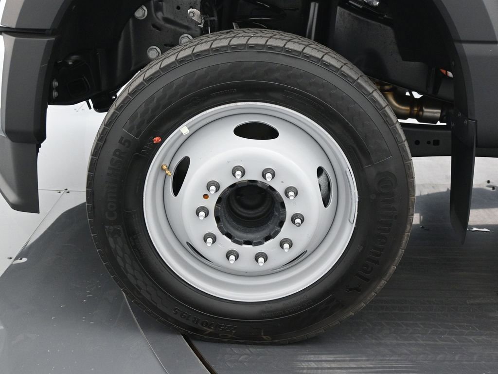 New 2025 Ford F550 2WD Regular Cab Super Duty image 17