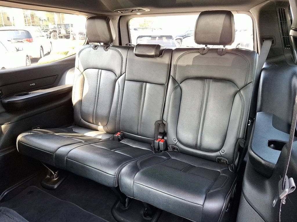 Certified 2024 Jeep Wagoneer Series II w/ Flexible Seating Group AWD/4WD image 10
