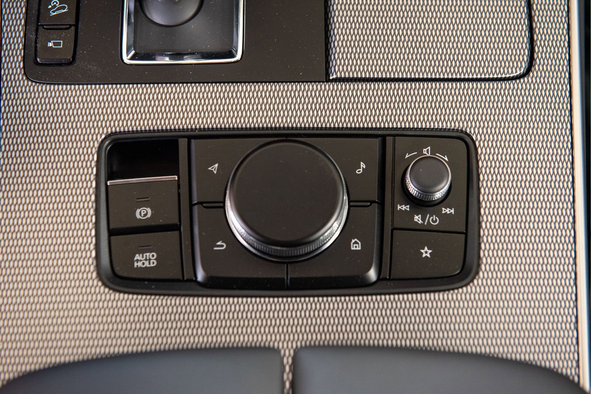 New 2025 MAZDA CX-70 Plug-In Hybrid w/ Premium Plus image 23