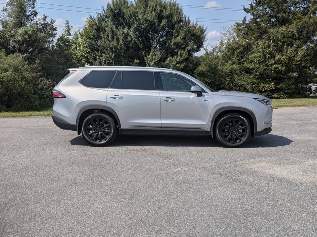 Used 2025 Toyota Grand Highlander FWD image 3