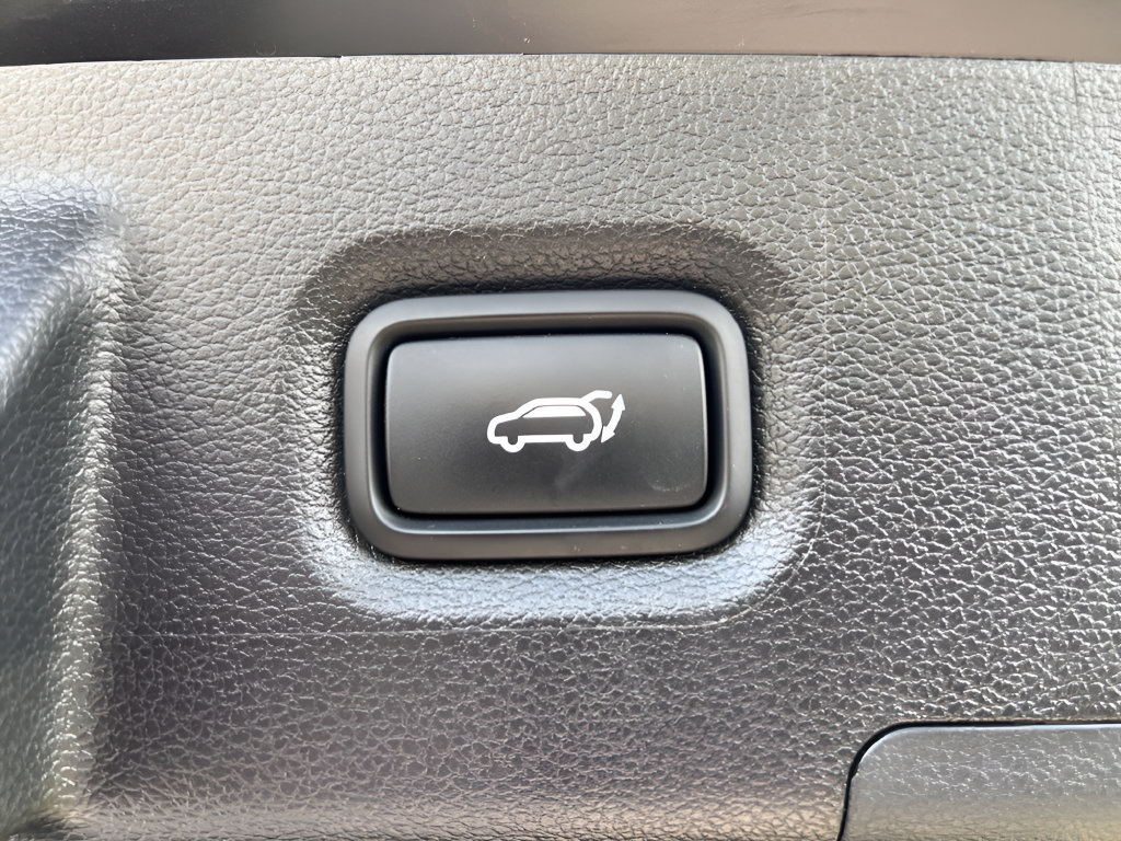 Used 2023 Hyundai Santa Fe Limited AWD/4WD image 11
