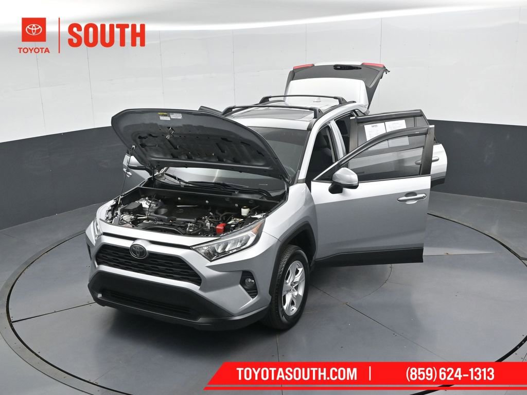 Used 2019 Toyota RAV4 XLE w/ Carpet Mat Package AWD/4WD image 52