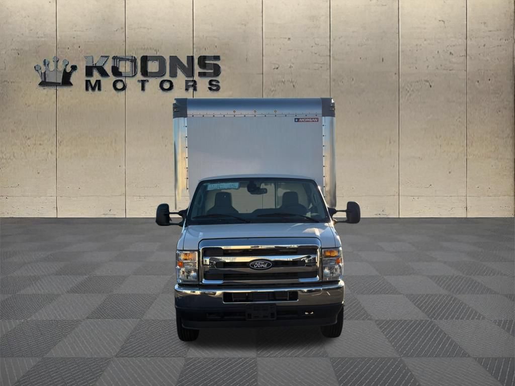 New 2026 Ford E-450 and Econoline 450 Super Duty w/ Driver's Safety Package RWD image 3