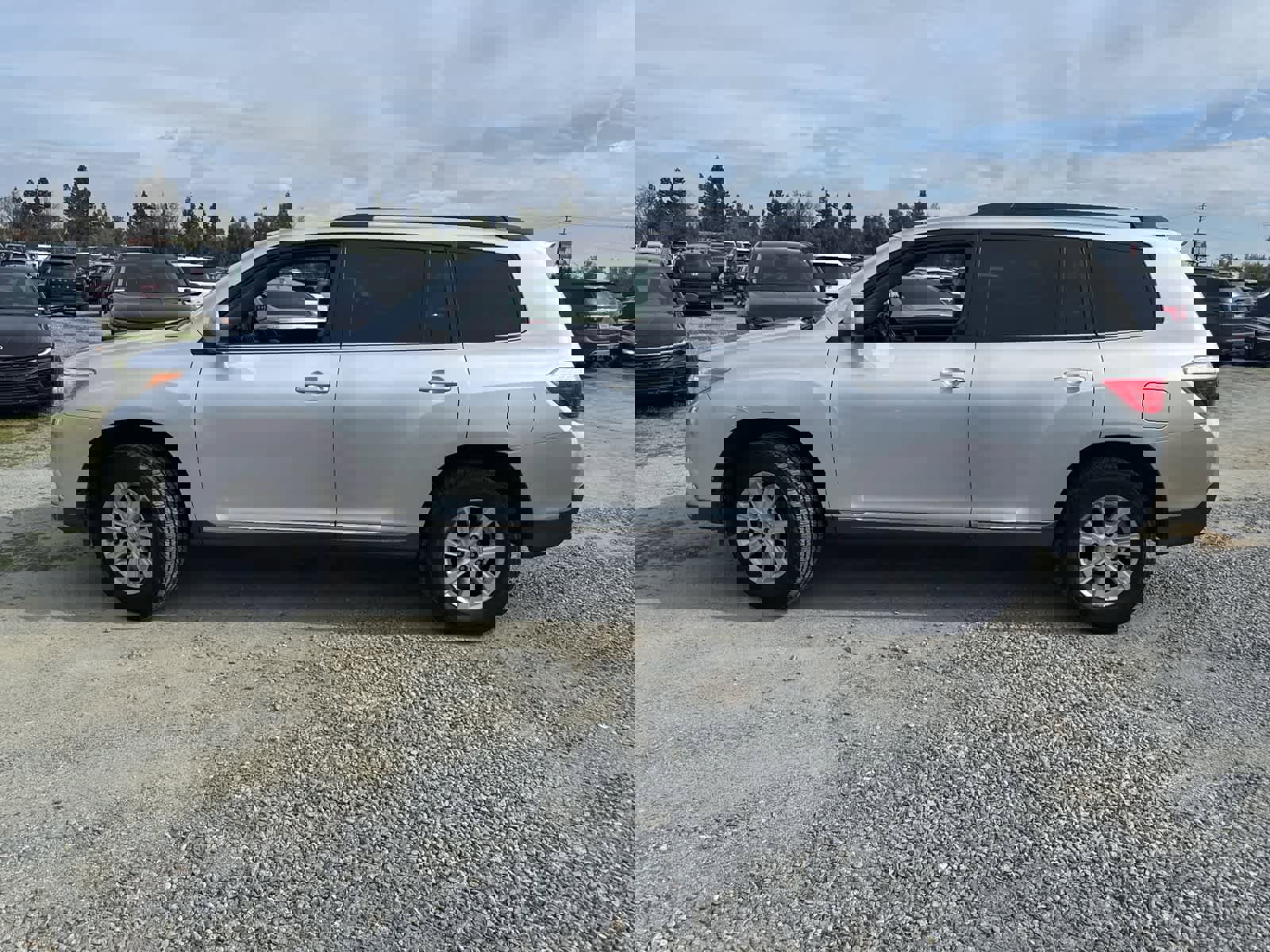 Used 2013 Toyota Highlander Plus image 8