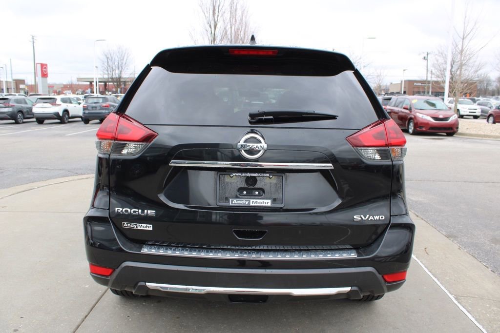 Used 2018 Nissan Rogue SV w/ Premium Package image 8