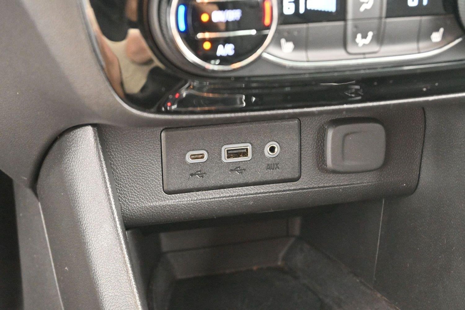 Used 2022 Buick Encore GX Select w/ Sport Touring Package AWD/4WD image 23