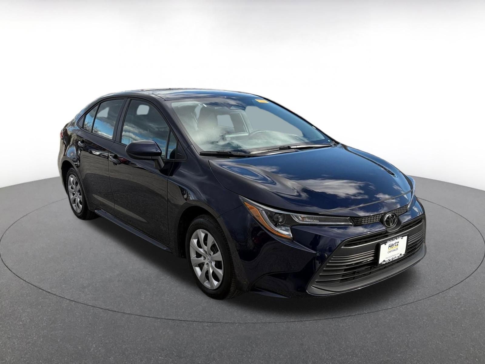 Used 2025 Toyota Corolla LE image 1