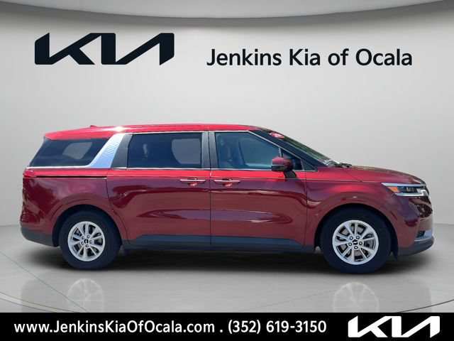 Used 2024 Kia Carnival LX FWD image 2