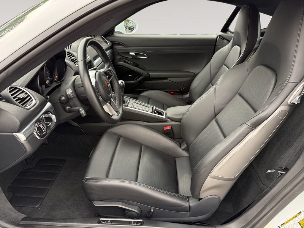 Used 2019 Porsche 718 Cayman RWD image 9