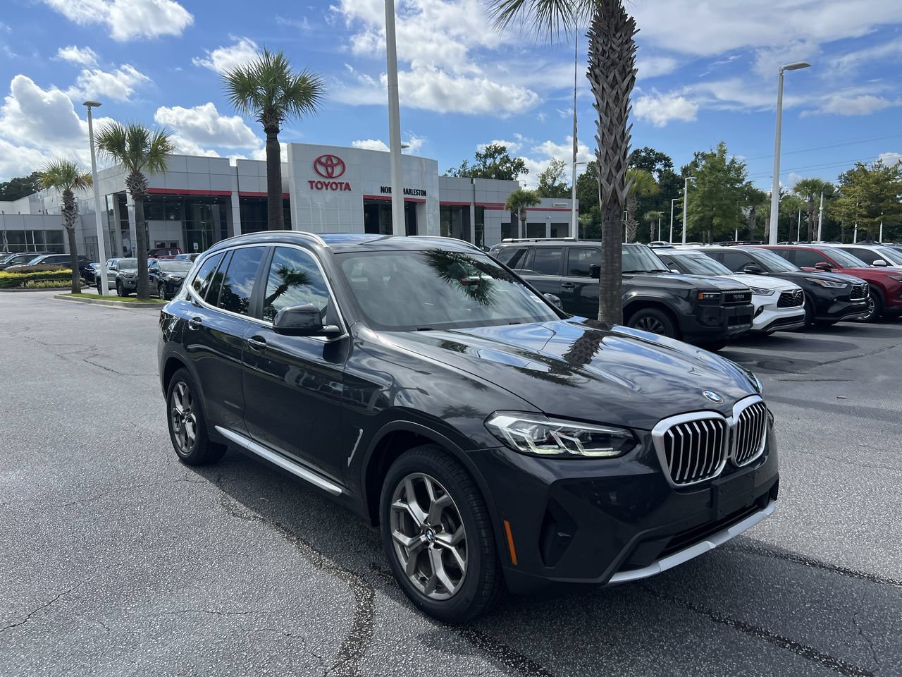 Used 2023 BMW X3 xDrive30i w/ Premium Package AWD/4WD image 2