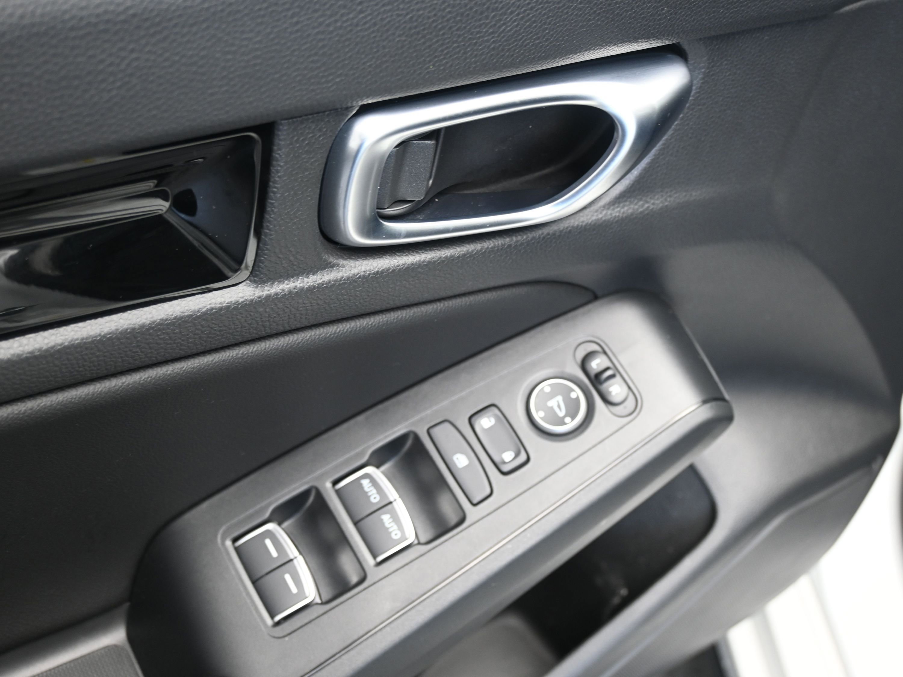 Used 2022 Honda Civic EX-L image 10