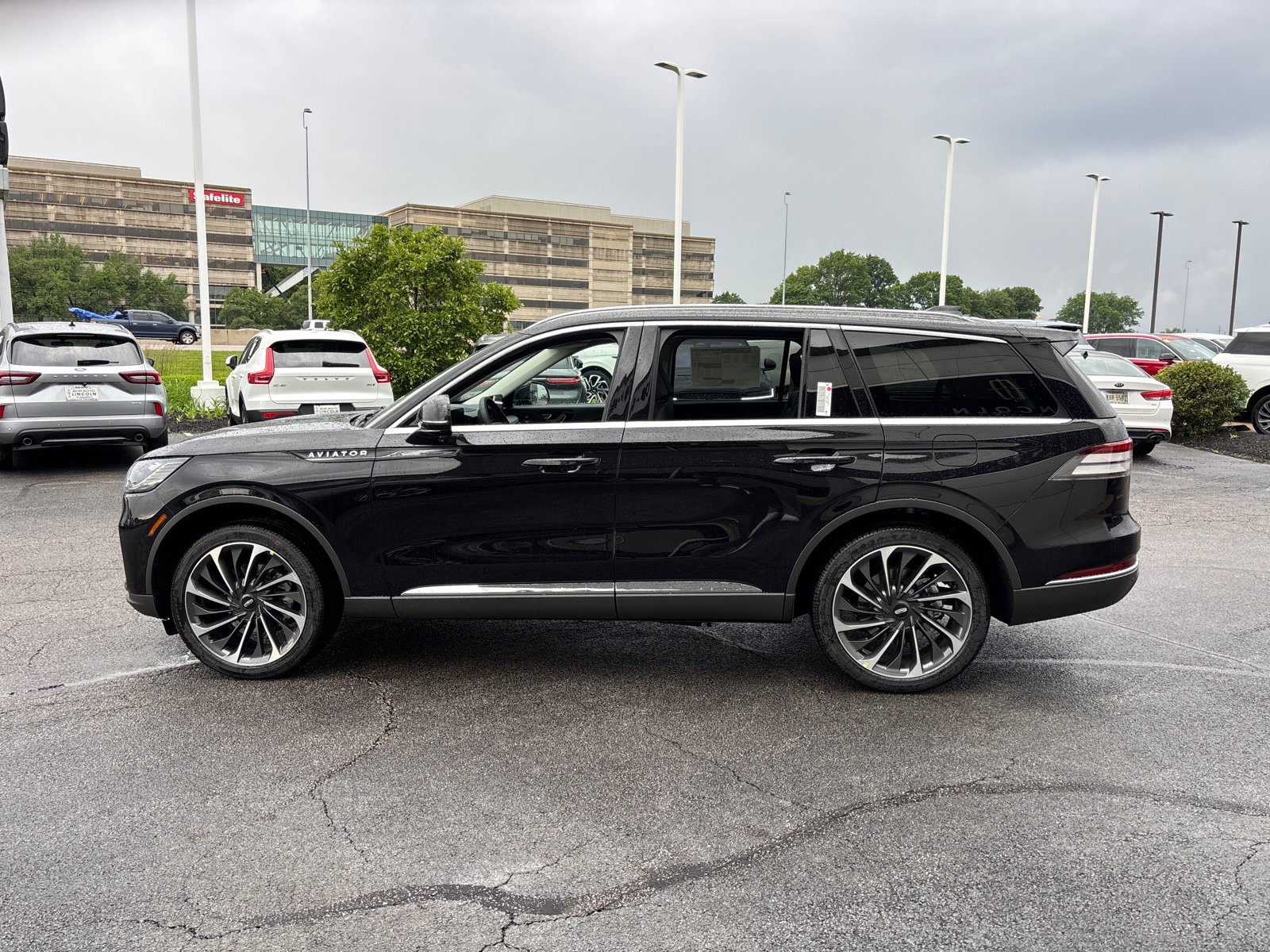 New 2026 Lincoln Aviator Reserve AWD/4WD image 4