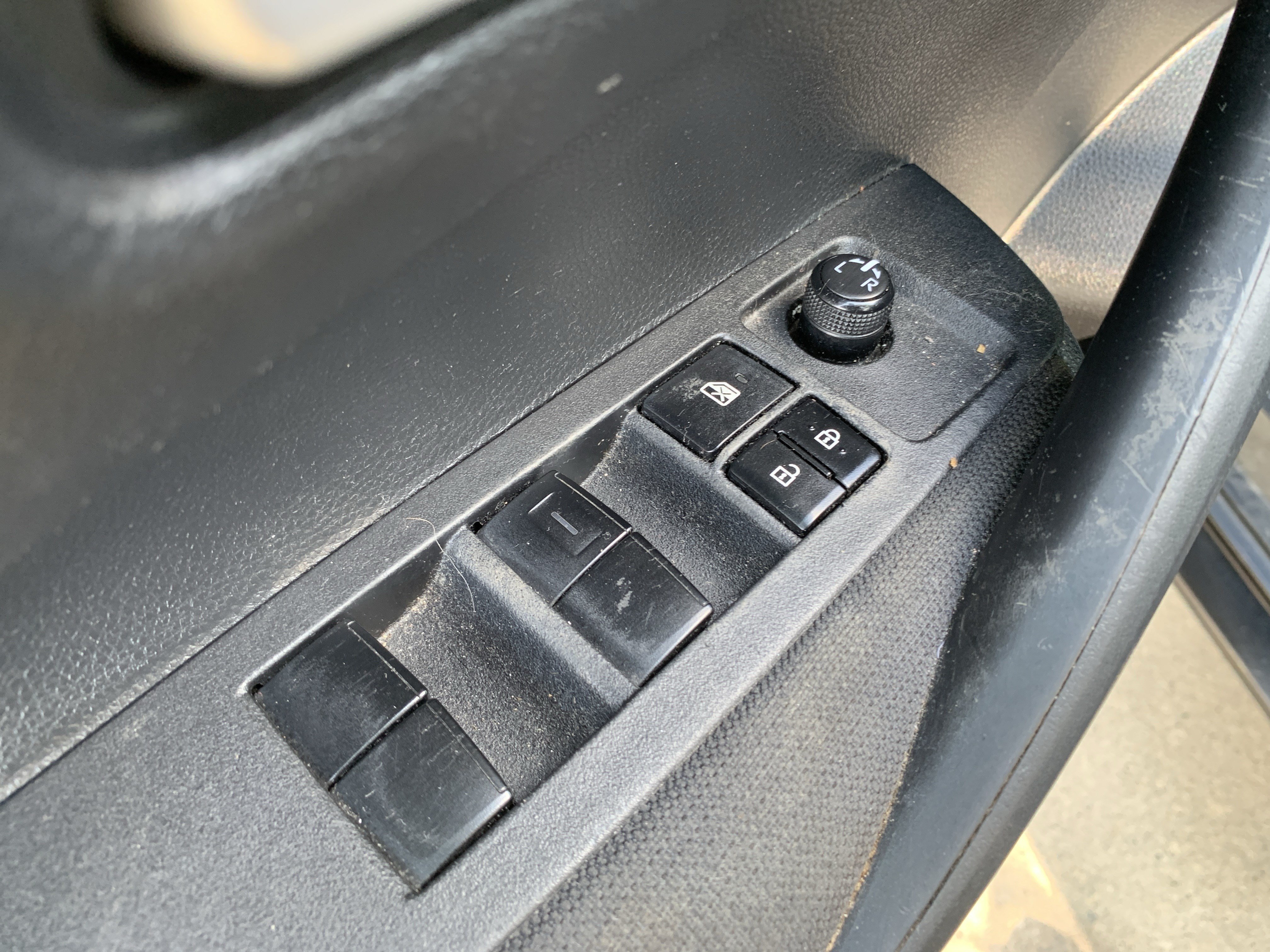 Used 2021 Toyota Corolla LE FWD image 15